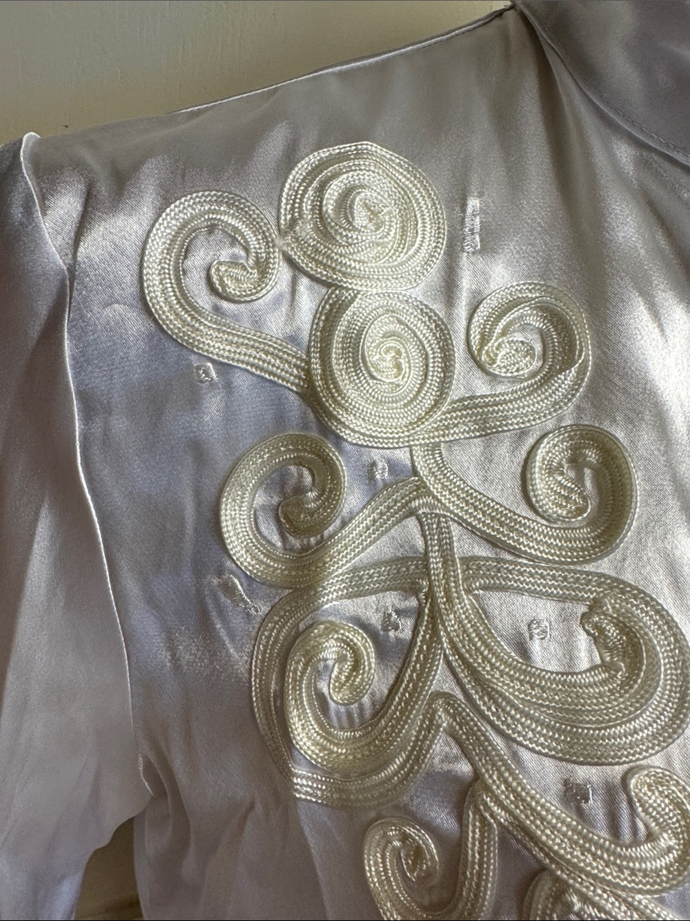 Karen Scott White Satin Embroidered High-Collar Blouse - Picture 3 of 8